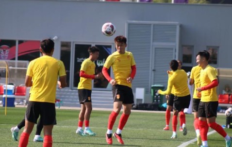 吴曦全速调整追赶中黎战>中塔战 后腰“双王”搭档？